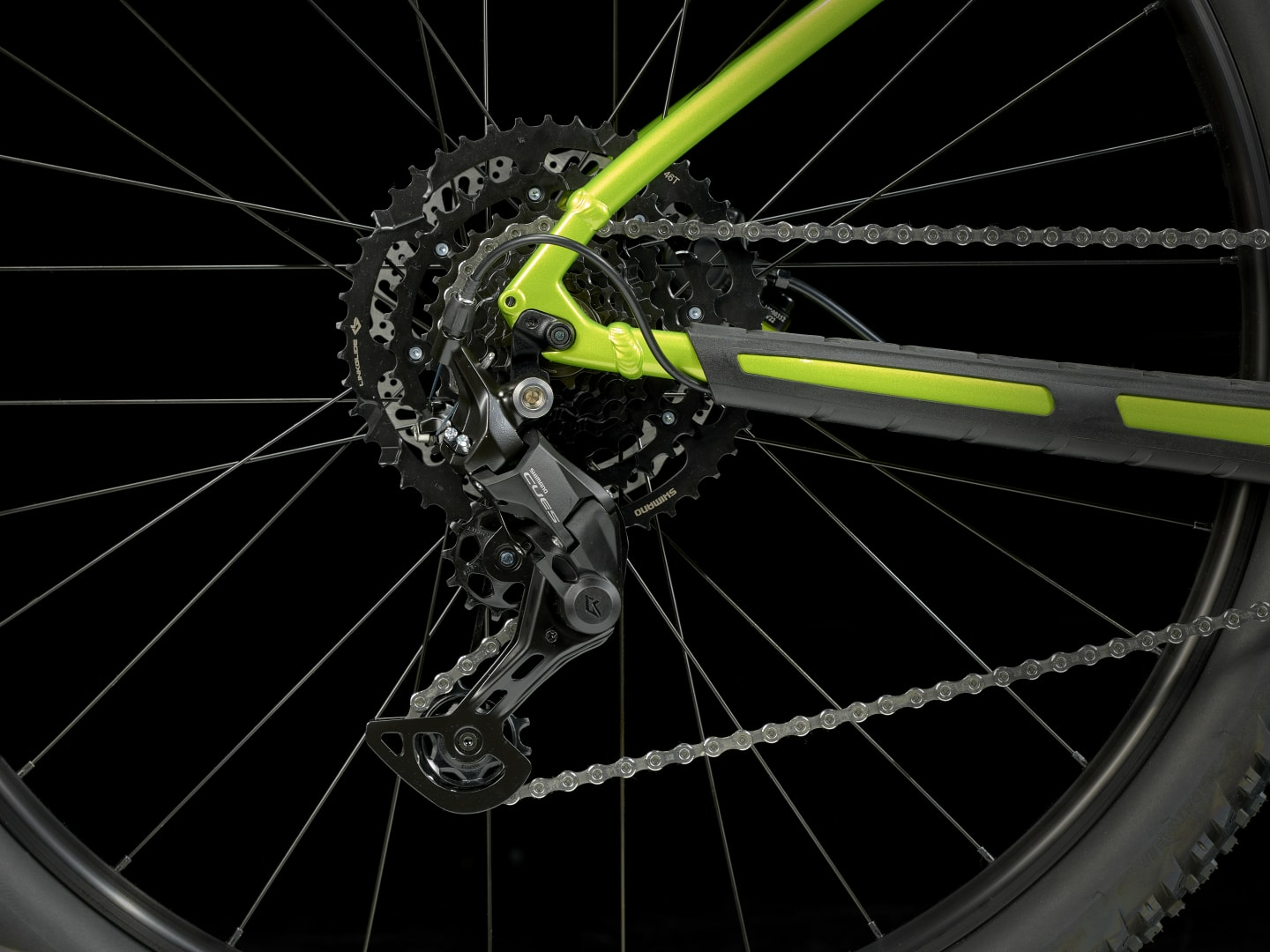 bicicleta-mtb-trek-marlin-5-gen-3-verde-eje-trasero